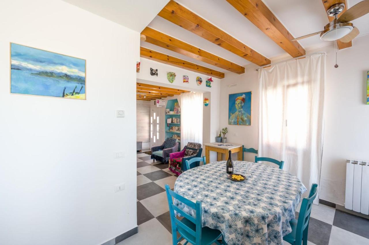 Night Galleria Holiday Home - Bed & Art In Burano - The Pink House Exterior photo