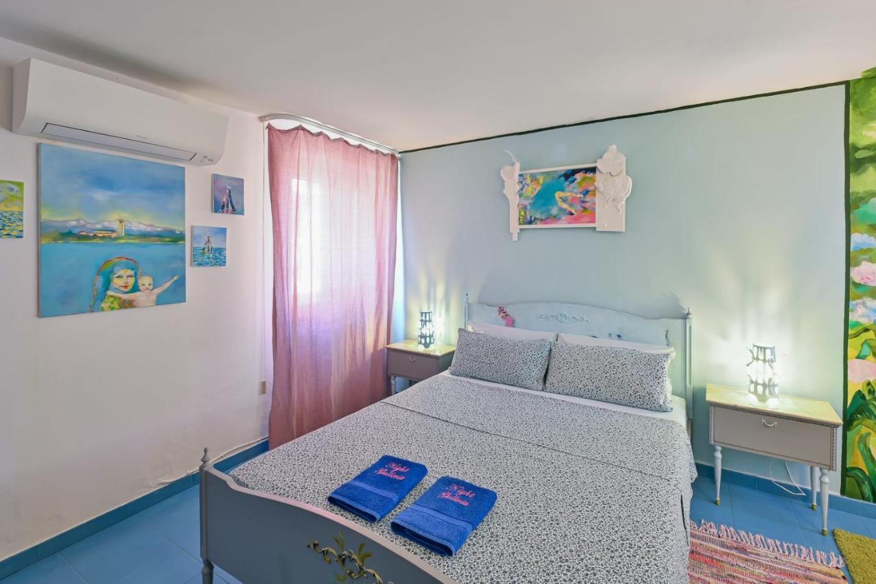 Night Galleria Holiday Home - Bed & Art In Burano - The Pink House Exterior photo