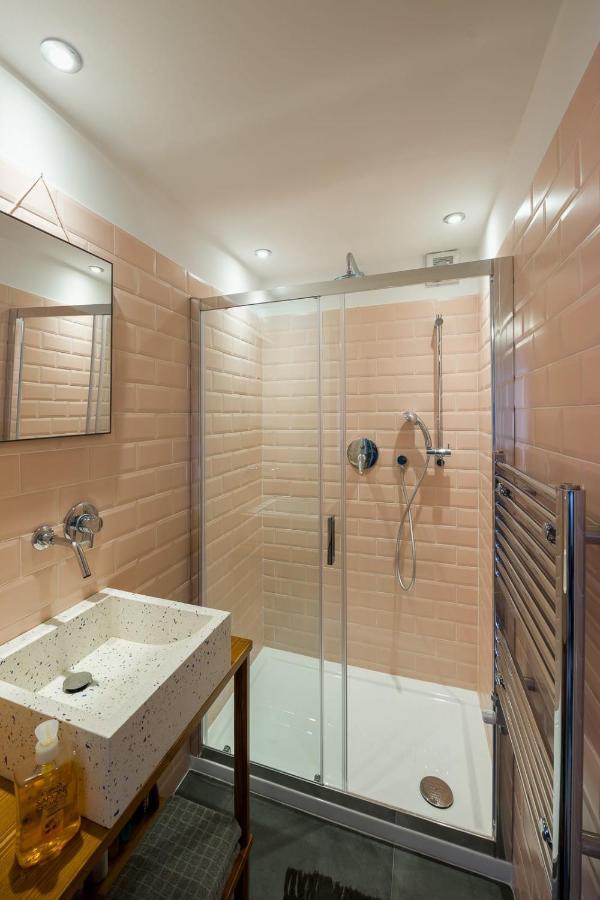 Night Galleria Holiday Home - Bed & Art In Burano - The Pink House Exterior photo