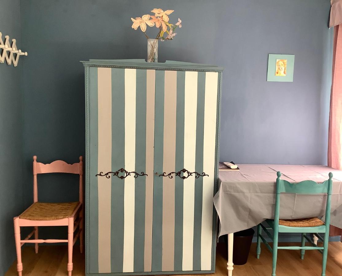 Night Galleria Holiday Home - Bed & Art In Burano - The Pink House Exterior photo